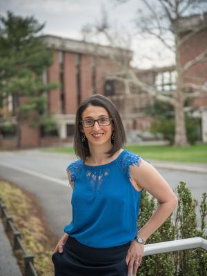 Headshot of Lisa Mangiamele